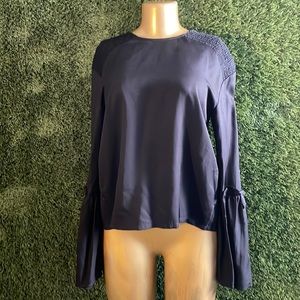 NWOT UNIQUE BELK SLEEVE TOP W/ OPEN BACK
